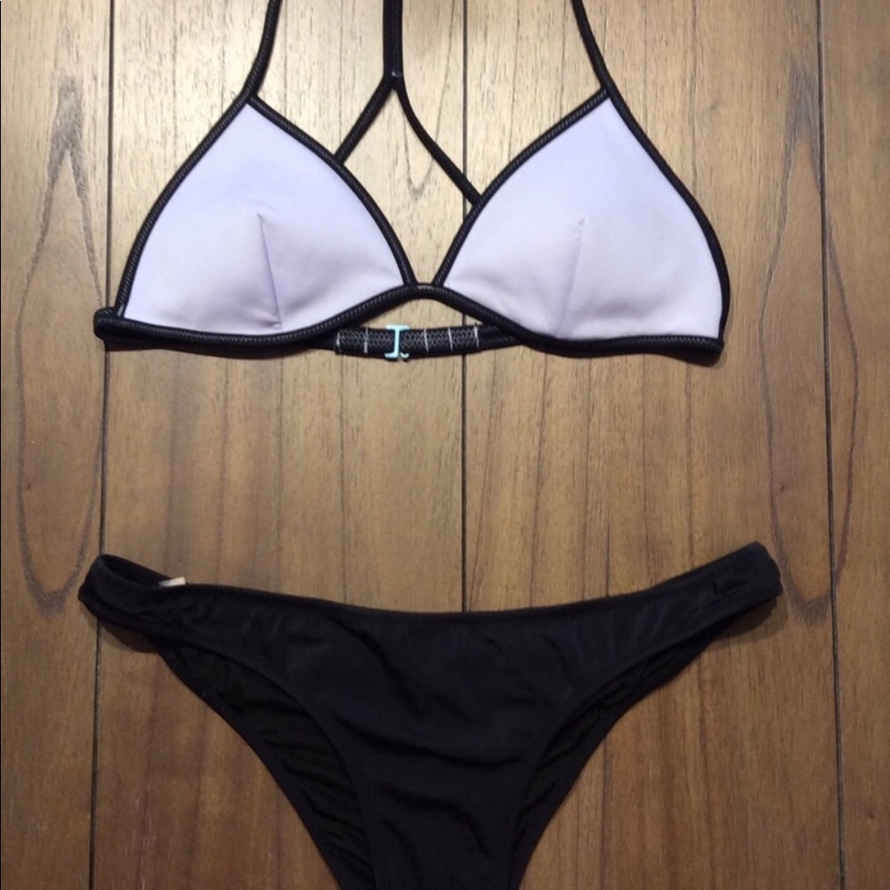 Victoria’s Secret Triangle top w/ cheeky bottom